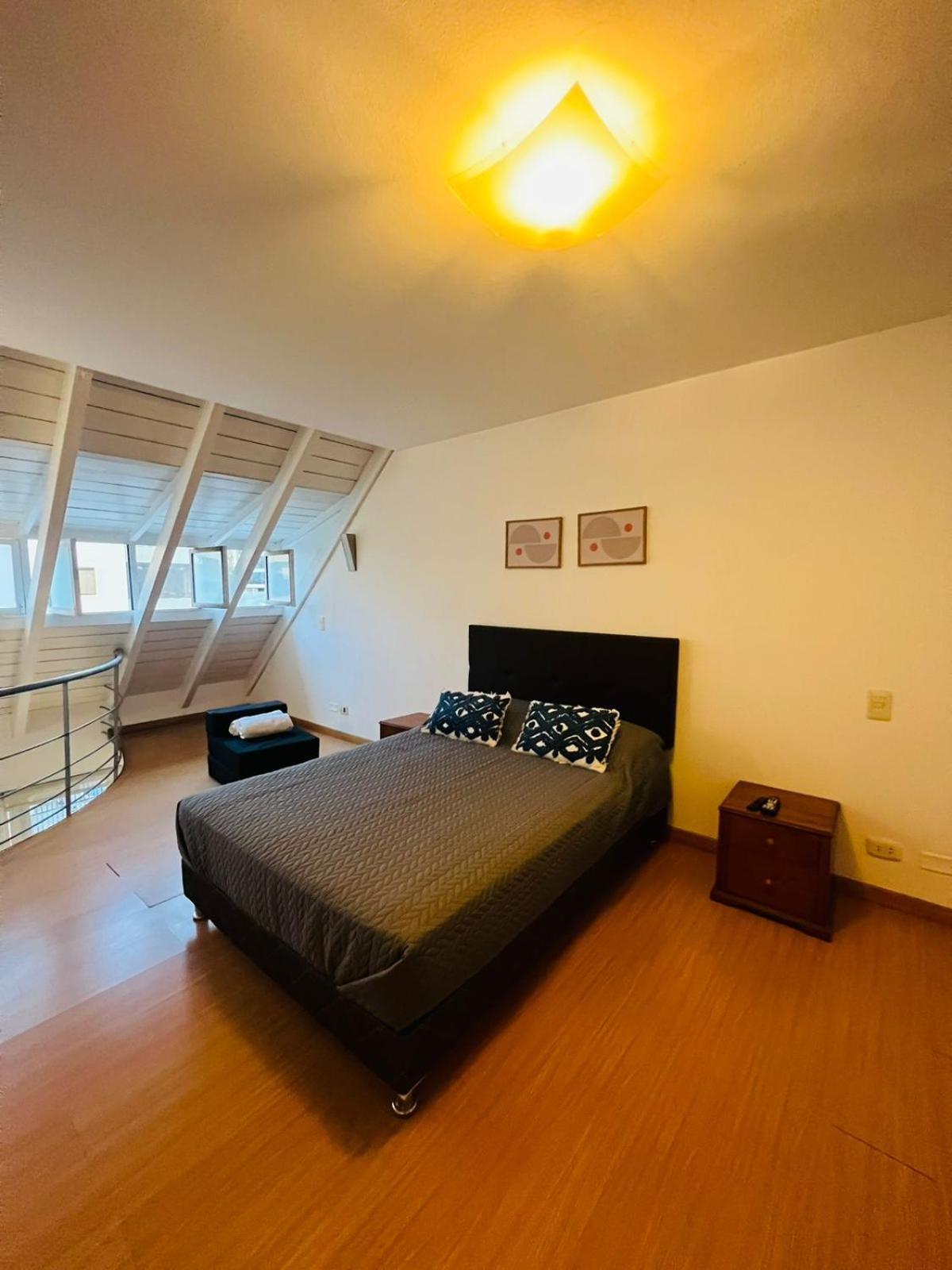 Ferienwohnung Duplex A Media Cuadra De La Embajada Eeuu Lima Exterior foto